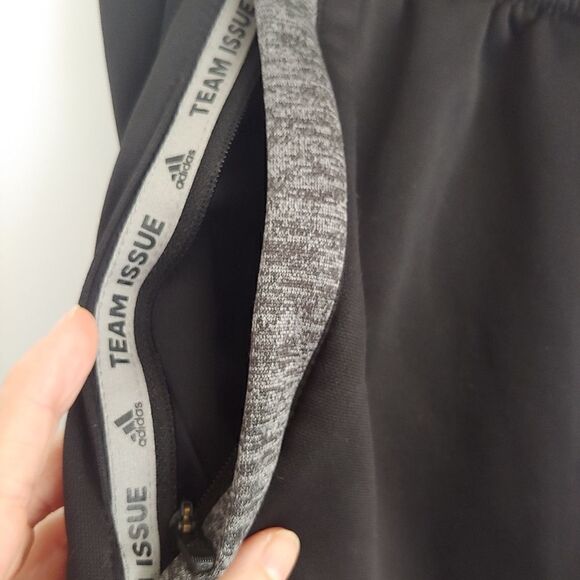 Adidas Men's Climawarm Athletic Shorts Black and Grey Size L - Picture 3 of 10